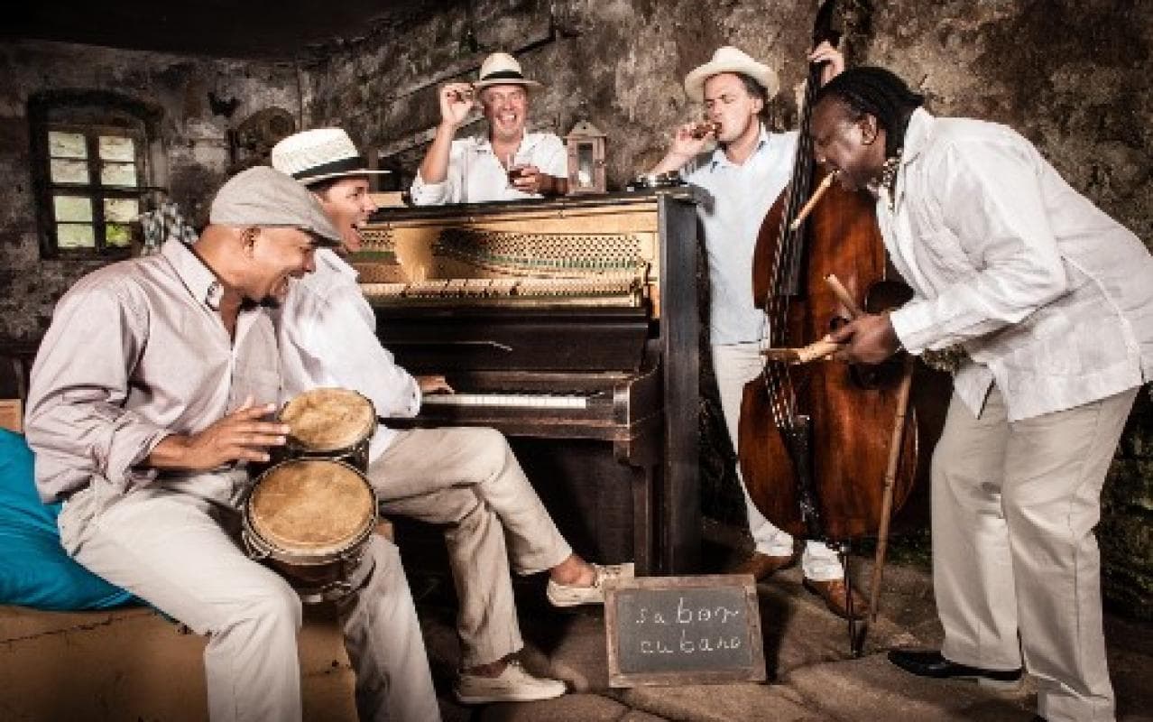 Klazz Brothers & Cuba Percussion